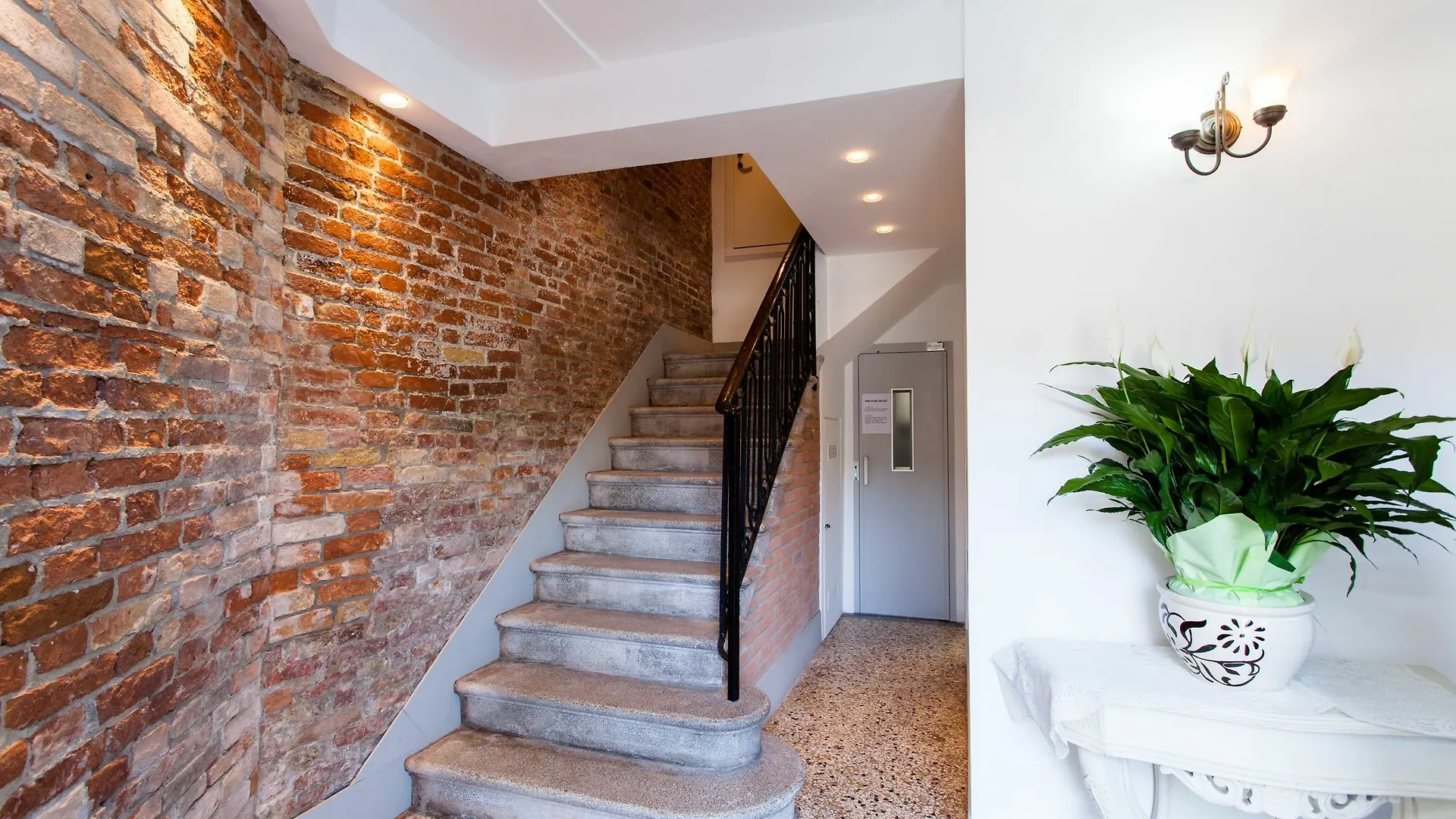 Prince Apartments Венеция